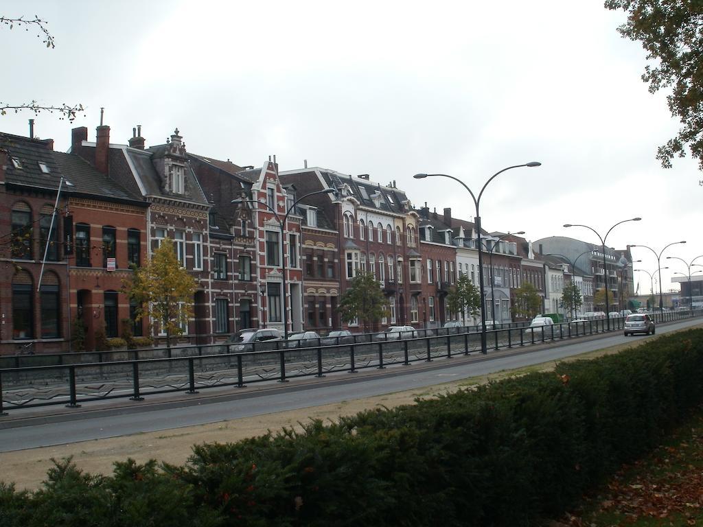 Op De Burg Bed & Breakfast Venlo Exterior photo